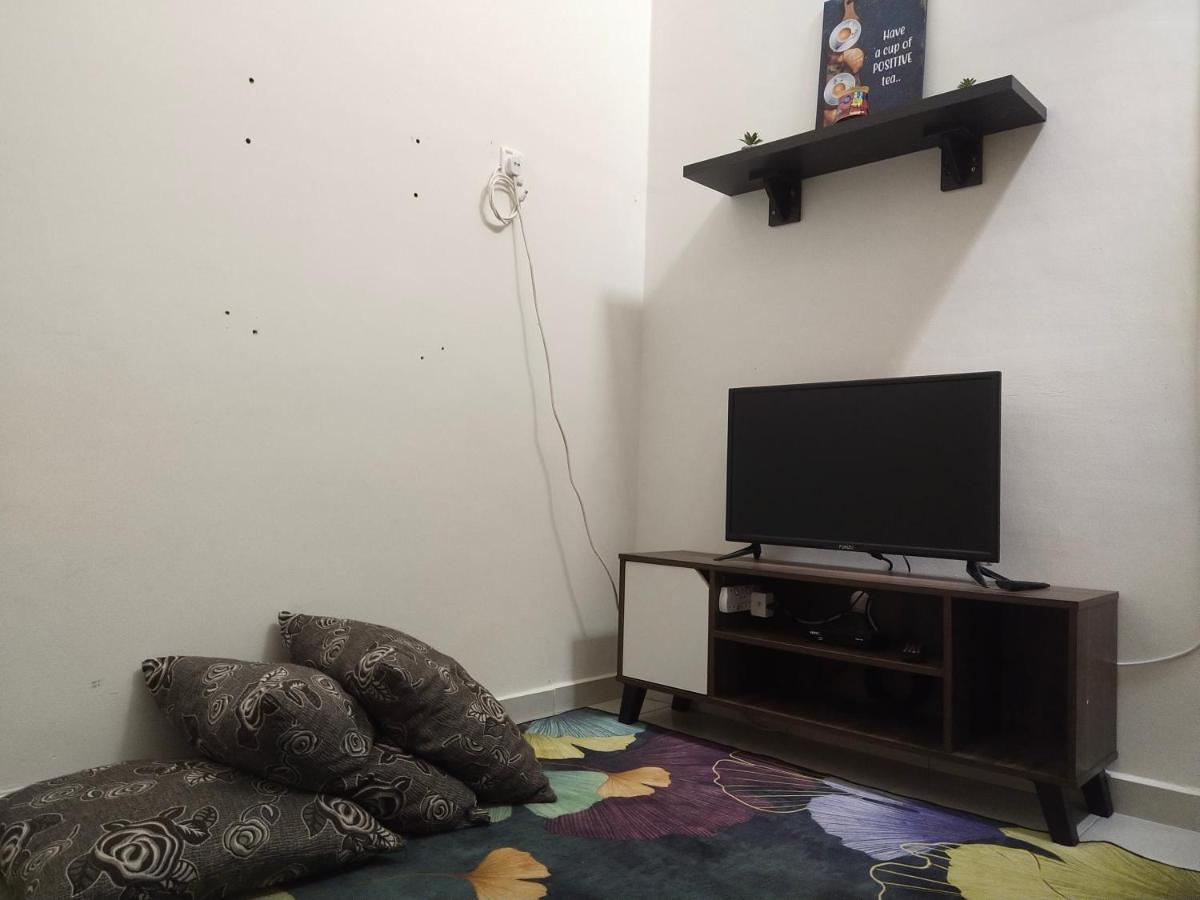 Axaida Homestay Parit Jawa Bakar Parit Exterior foto