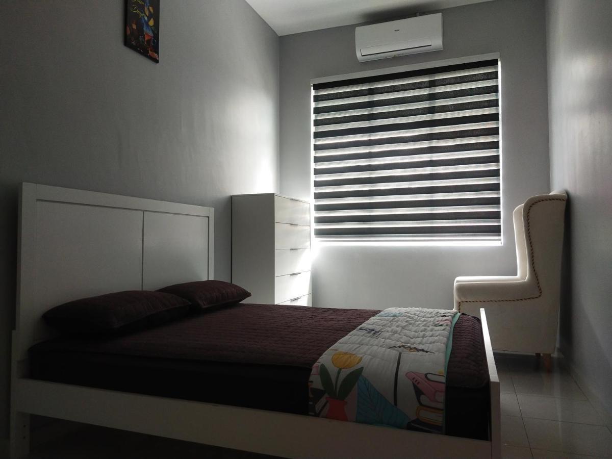 Axaida Homestay Parit Jawa Bakar Parit Exterior foto